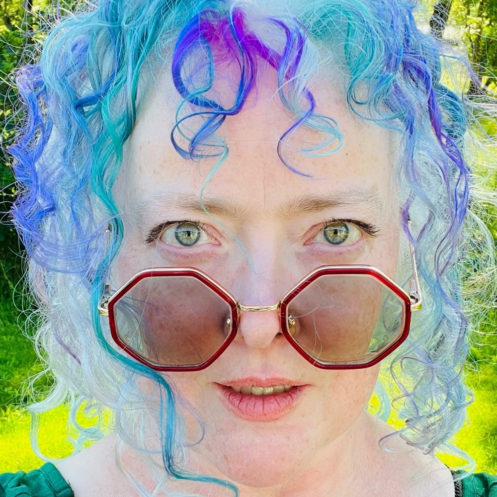 Meet your Posher, Amy...your Rainy Day Shopper